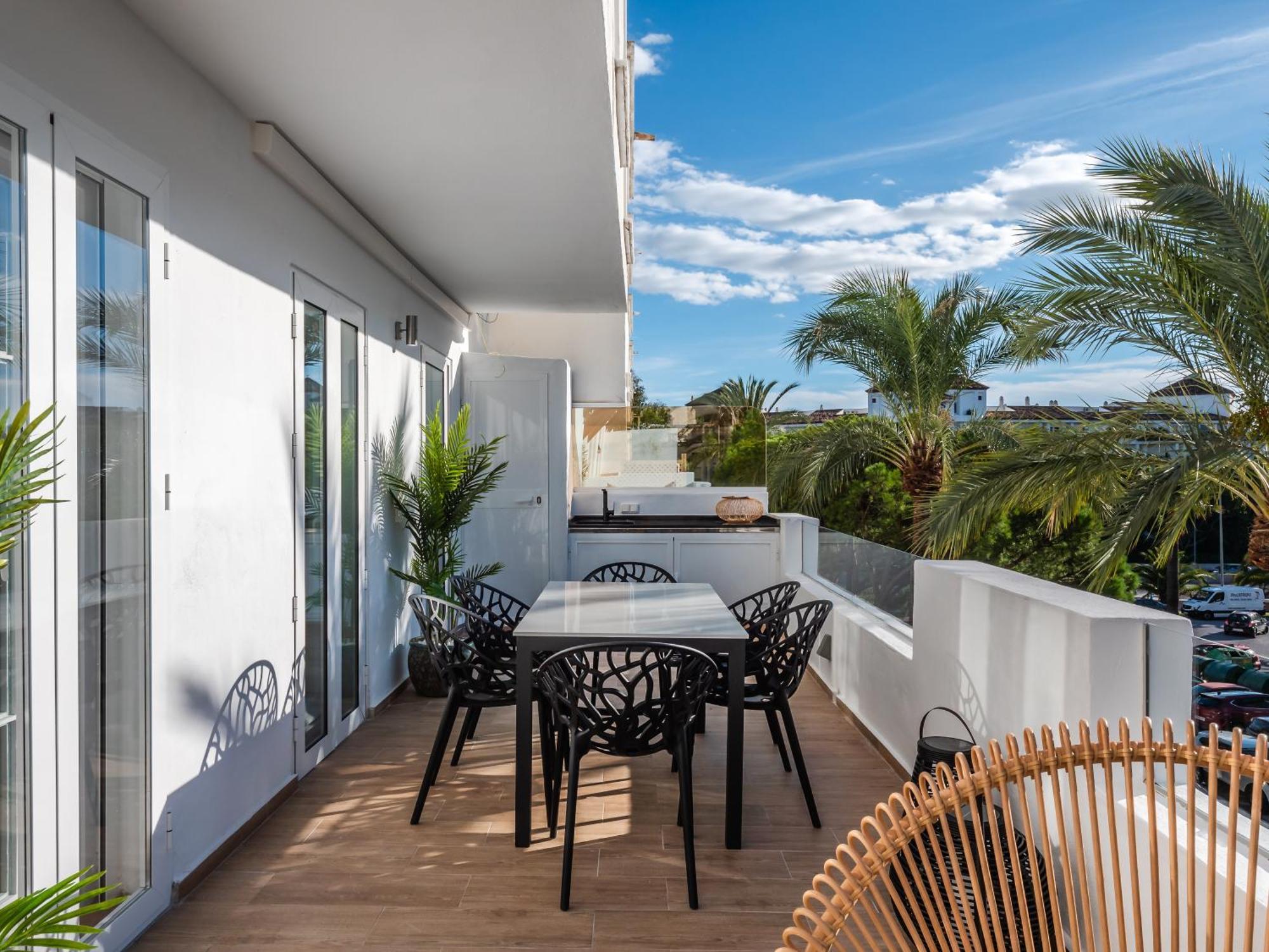 3 Bdrm Stylish Apt W Pool In Puerto Banus Marbella Luaran gambar