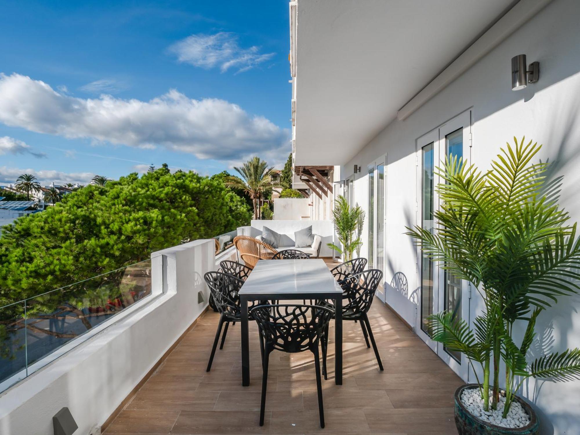 3 Bdrm Stylish Apt W Pool In Puerto Banus Marbella Luaran gambar